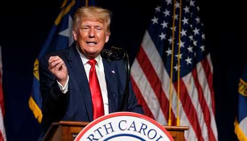 Not True But Still Hilarious: Donald Trump Appeared To Give A Speech While Wearing His Pants Backwards, Here’s What Happened