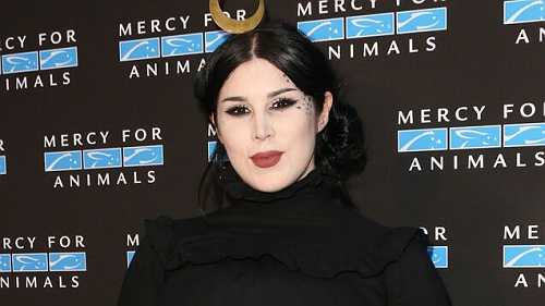 Get Your Girl: Did Kat Von D’s Beauty Brand Repost a Promo Referencing ‘Hard Work’ and a Cotton Field?
